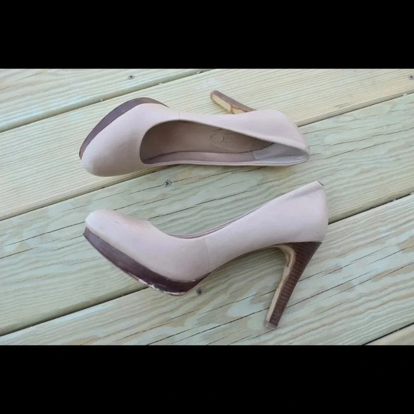 Banana Republic platform pumps - Picture 2 of 8